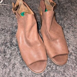 Lucky Brown Women's Peep-Toe Sandals